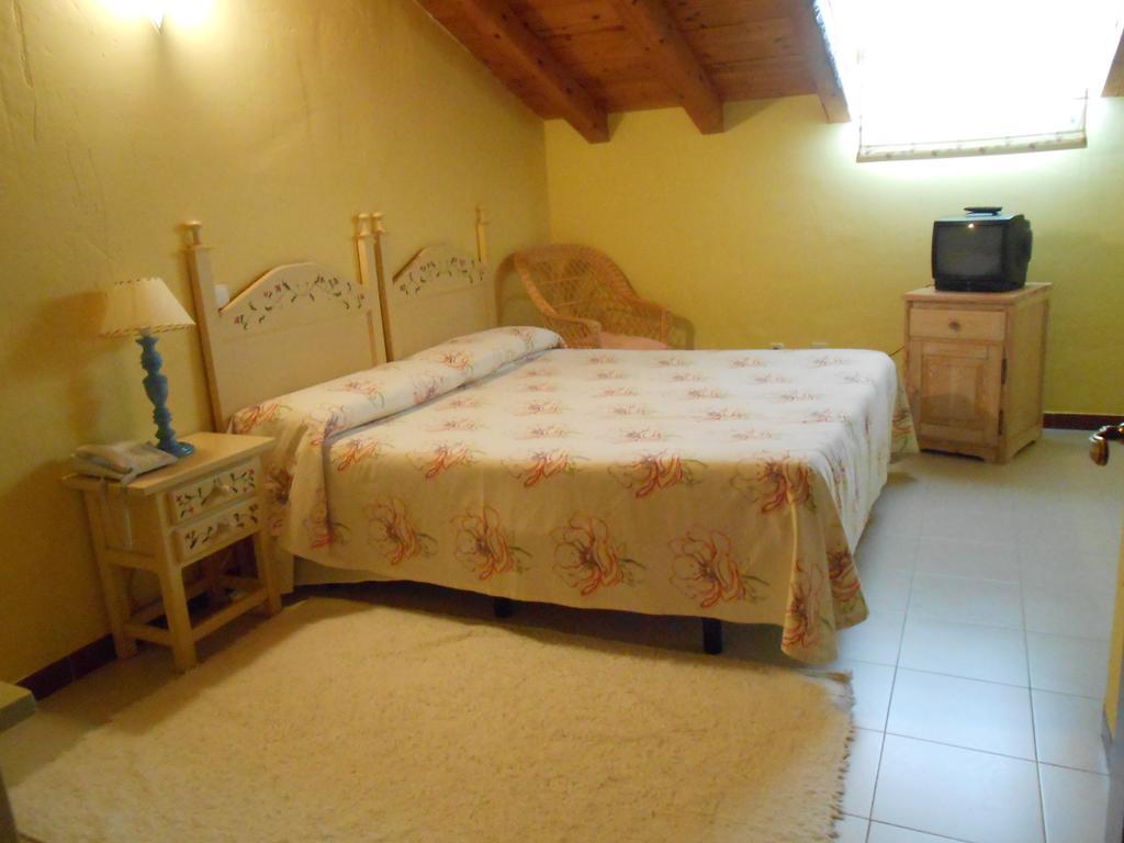 Hostal Burgos ตอร์เรกาบาเญโรส ห้อง รูปภาพ