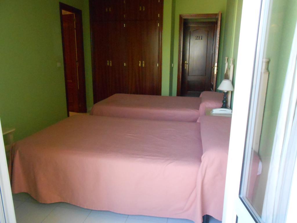 Hostal Burgos ตอร์เรกาบาเญโรส ห้อง รูปภาพ
